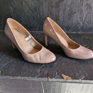 Elegant Nude Pumps